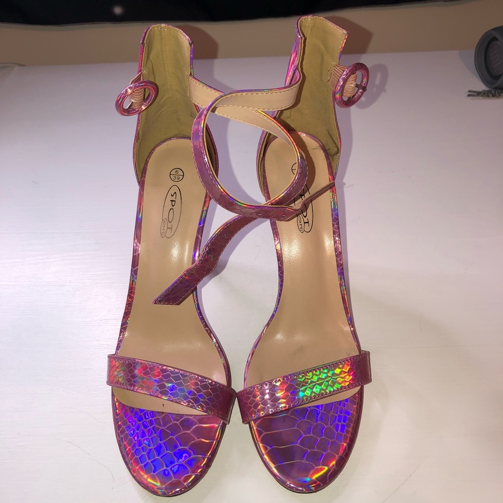 Pink heels - Picture 3 of 4